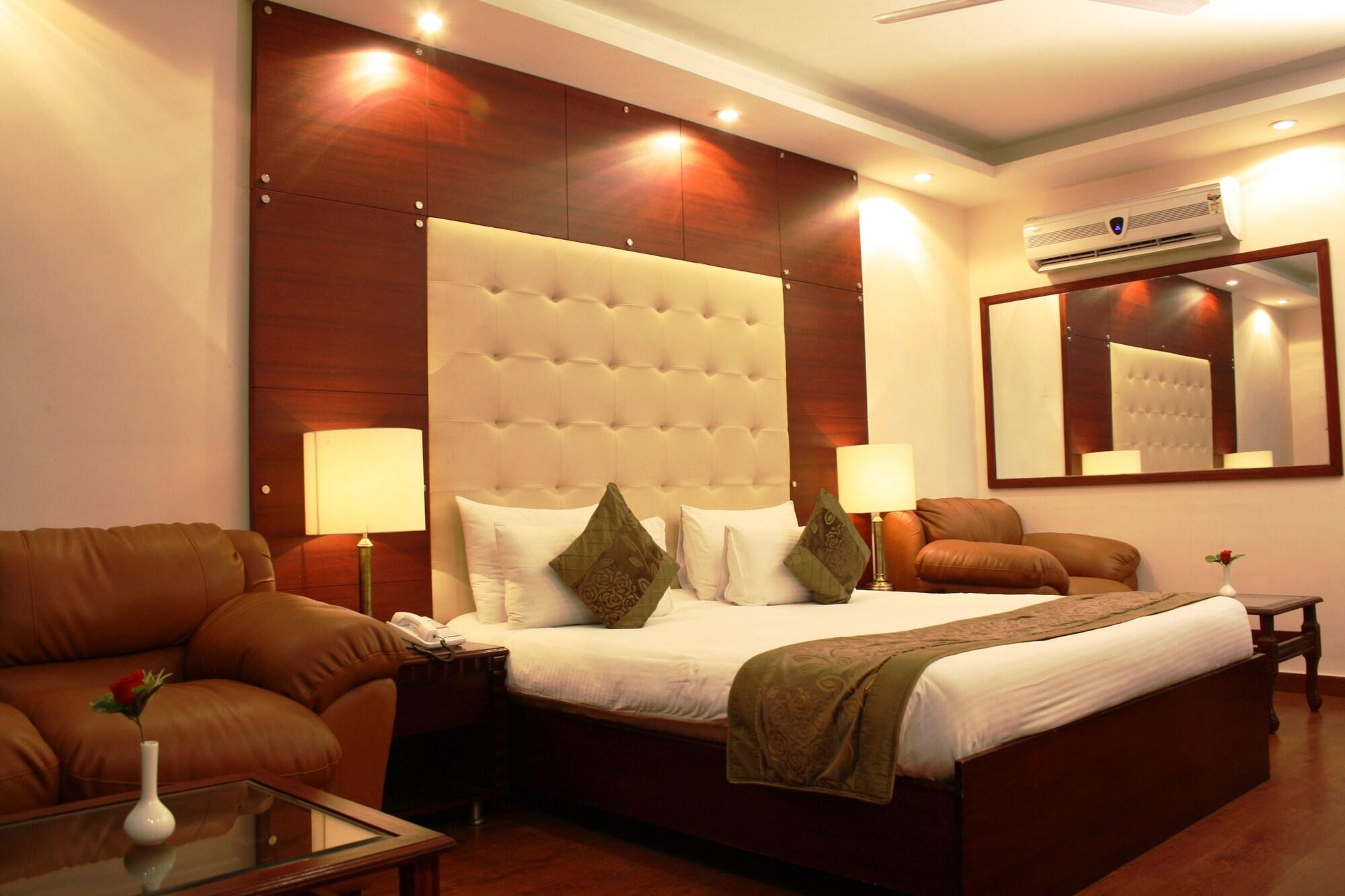 Oyo 367 Hotel Forest Green New Delhi Bagian luar foto