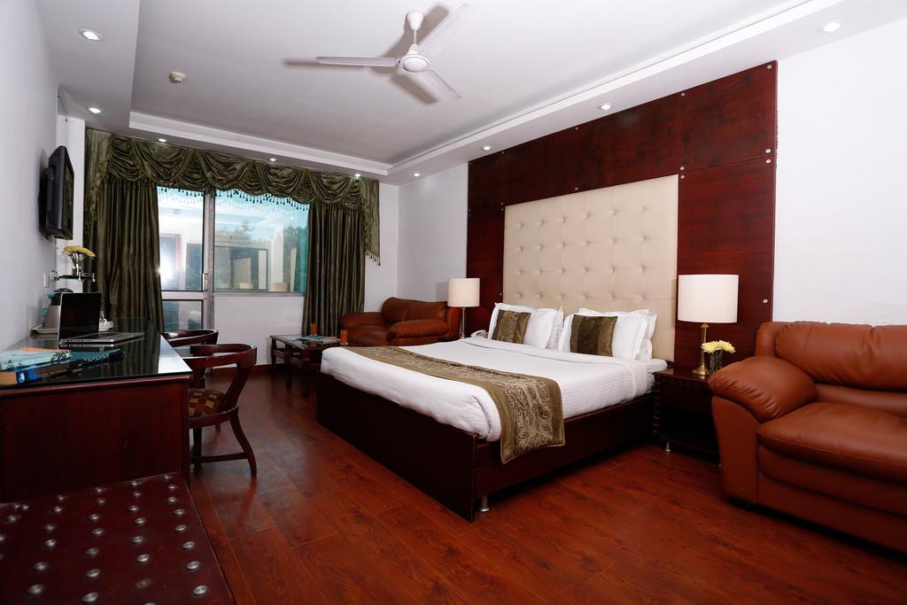 Oyo 367 Hotel Forest Green New Delhi Bagian luar foto